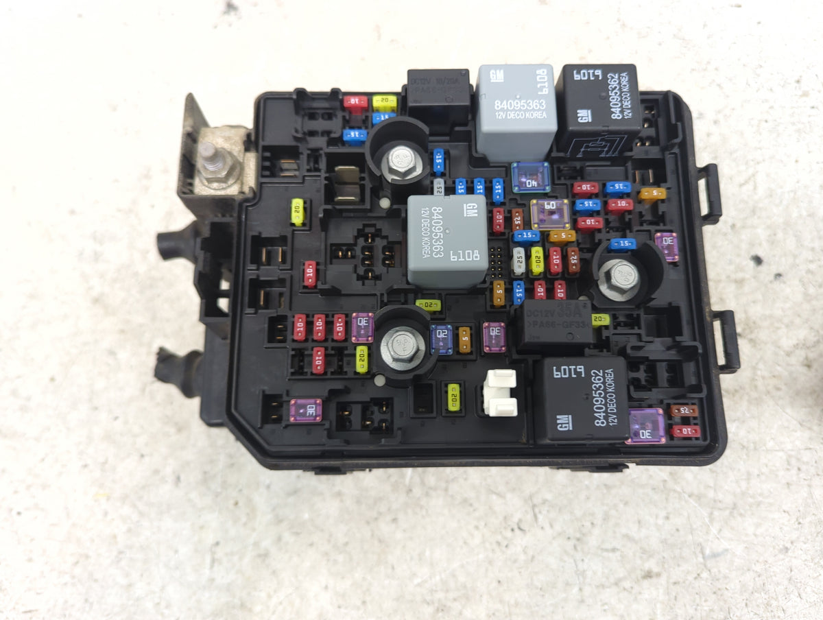 2020-2021 Buick Encore Fusebox Fuse Box Panel Relay Module P/N:42778908 Fits Fits 2020 2021 2022 OEM Used Auto Parts - Oemus