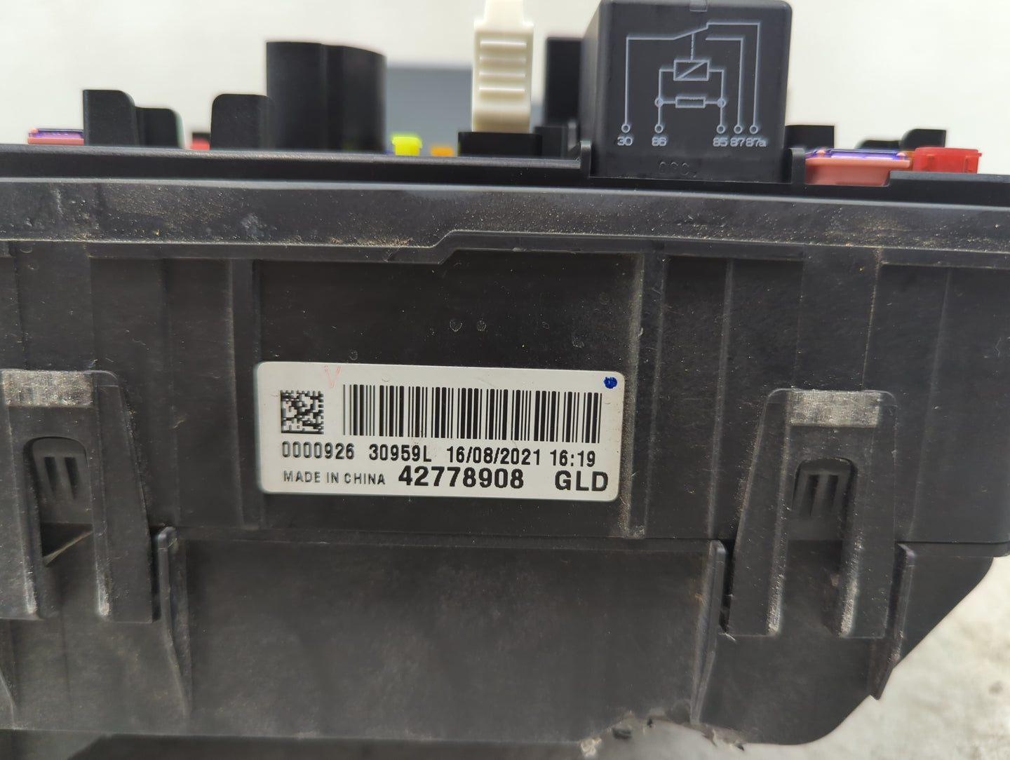 2020-2021 Buick Encore Fusebox Fuse Box Panel Relay Module P/N:42778908 Fits Fits 2020 2021 2022 OEM Used Auto Parts - Oemus