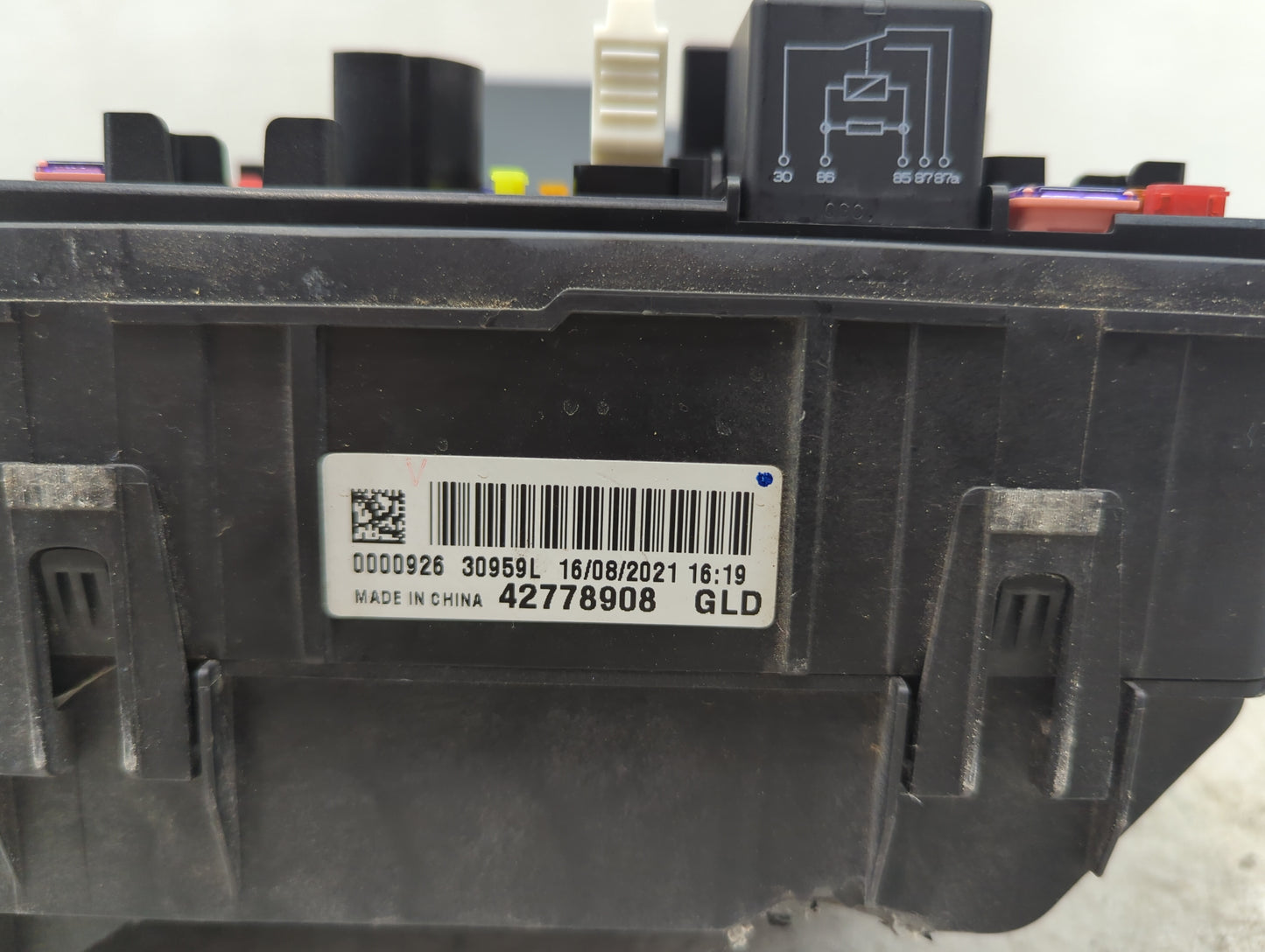 2020-2021 Buick Encore Fusebox Fuse Box Panel Relay Module P/N:42778908 Fits Fits 2020 2021 2022 OEM Used Auto Parts - Oemus