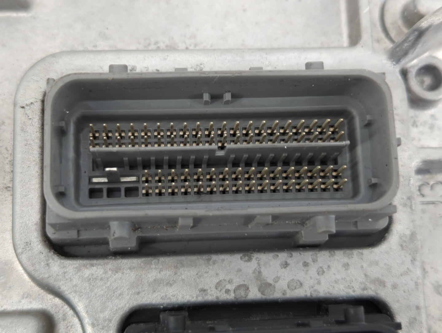 2019 Buick Encore PCM Engine Control Computer ECU ECM PCU OEM P/N:12711695 12721678, 12669908 Fits Fits 2017 2018 2020 2021 