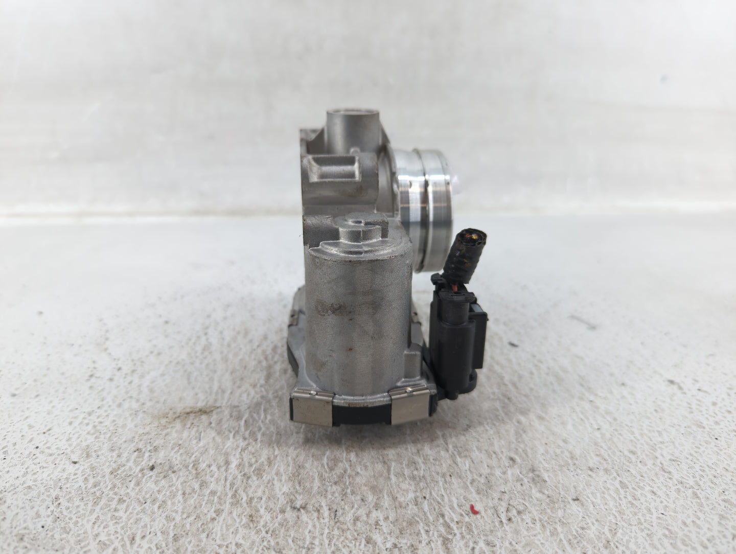 2016-2021 Buick Encore Throttle Body P/N:12671379AA Fits Fits 2016 2017 2018 2019 2020 2021 2022 OEM Used Auto Parts - Oemus