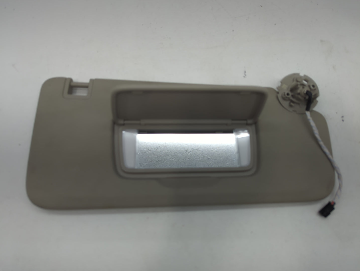 2020-2021 Buick Encore Sun Visor Shade Replacement Passenger Right Mirror Fits Fits 2020 2021 OEM Used Auto Parts - Oemuseda
