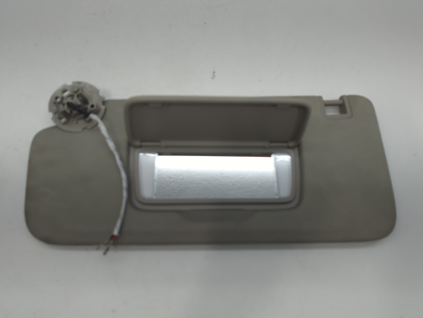 2020-2021 Buick Encore Sun Visor Shade Replacement Driver Left Mirror Fits Fits 2020 2021 OEM Used Auto Parts - Oemusedautop