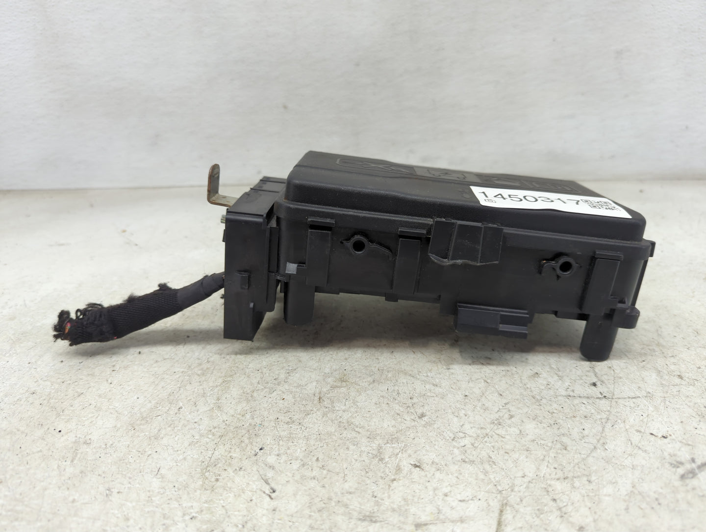 2021-2022 Buick Envision Fusebox Fuse Box Panel Relay Module P/N:85127888 145631-144-22 Fits Fits 2021 2022 OEM Used Auto Pa