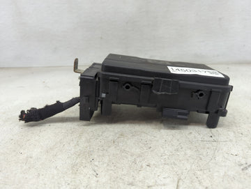 2021-2022 Buick Envision Fusebox Fuse Box Panel Relay Module P/N:85127888 145631-144-22 Fits Fits 2021 2022 OEM Used Auto Parts