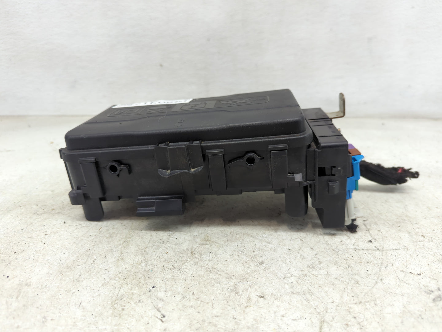 2021-2022 Buick Envision Fusebox Fuse Box Panel Relay Module P/N:85127888 145631-144-22 Fits Fits 2021 2022 OEM Used Auto Pa