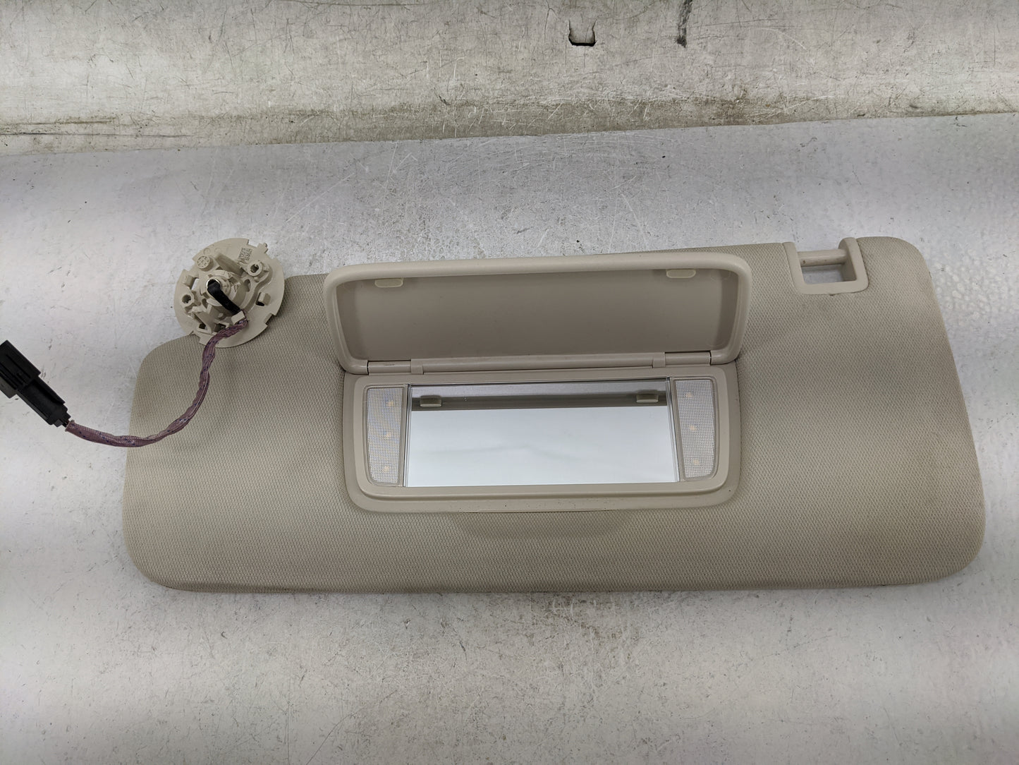 2021-2022 Buick Envision Sun Visor Shade Replacement Driver Left Mirror Fits Fits 2021 2022 OEM Used Auto Parts - Oemusedaut