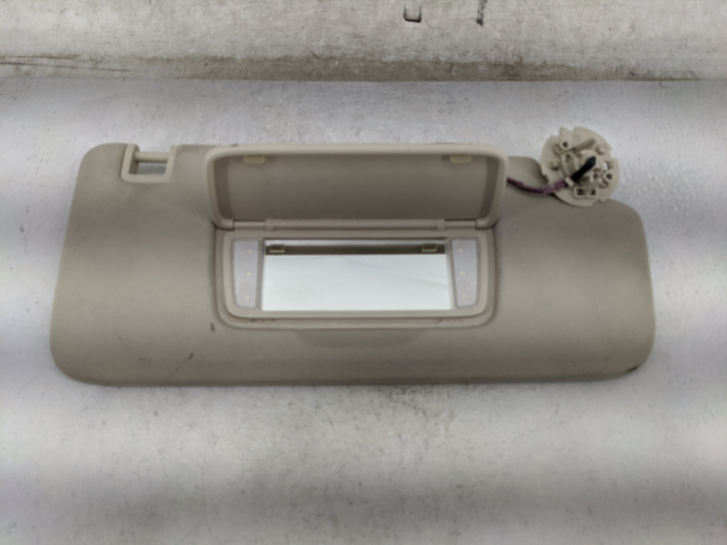 2021-2022 Buick Envision Sun Visor Shade Replacement Passenger Right Mirror Fits Fits 2021 2022 OEM Used Auto Parts - Oemuse