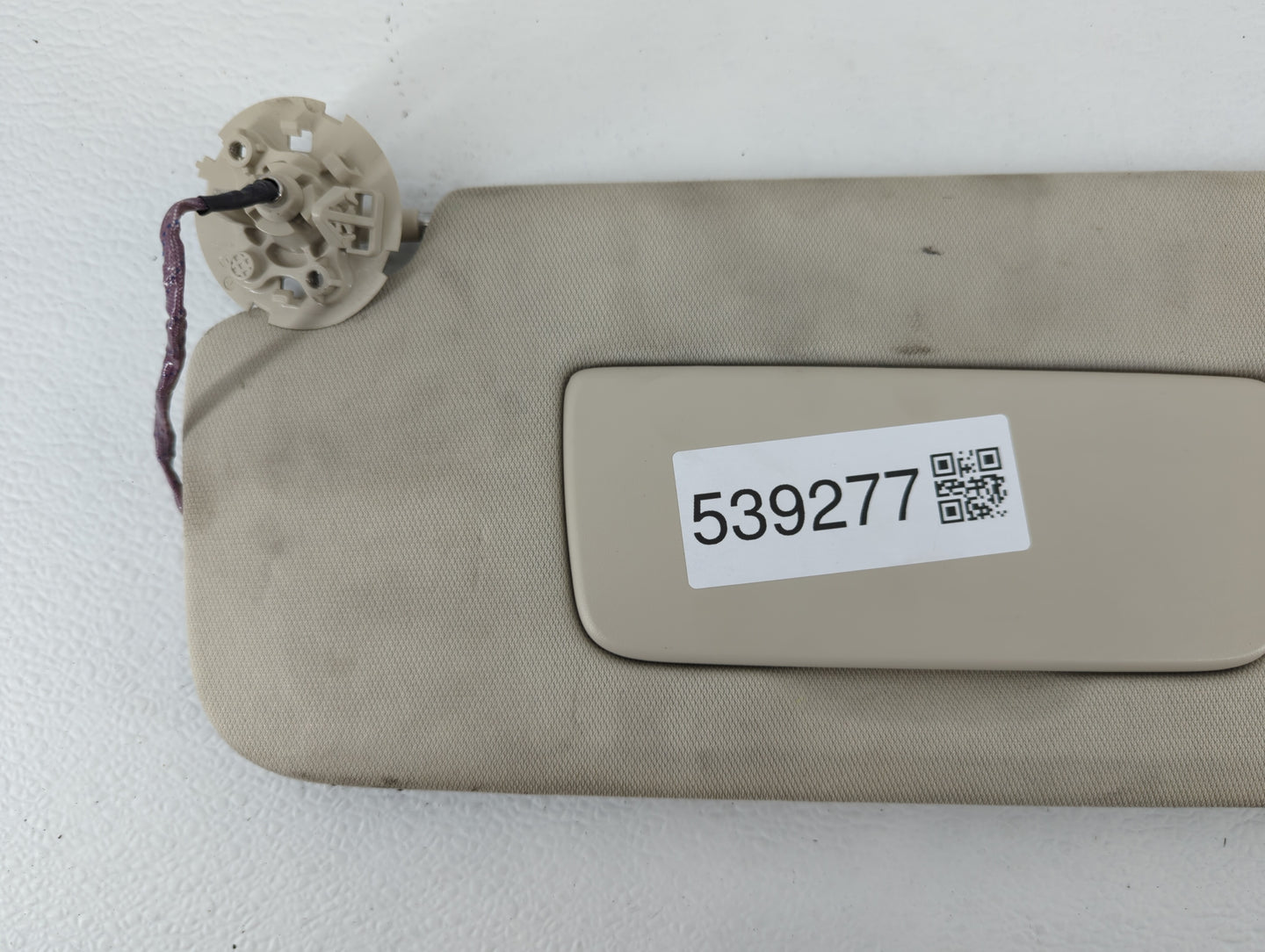 2021-2022 Buick Envision Sun Visor Shade Replacement Passenger Right Mirror Fits Fits 2021 2022 OEM Used Auto Parts - Oemuse