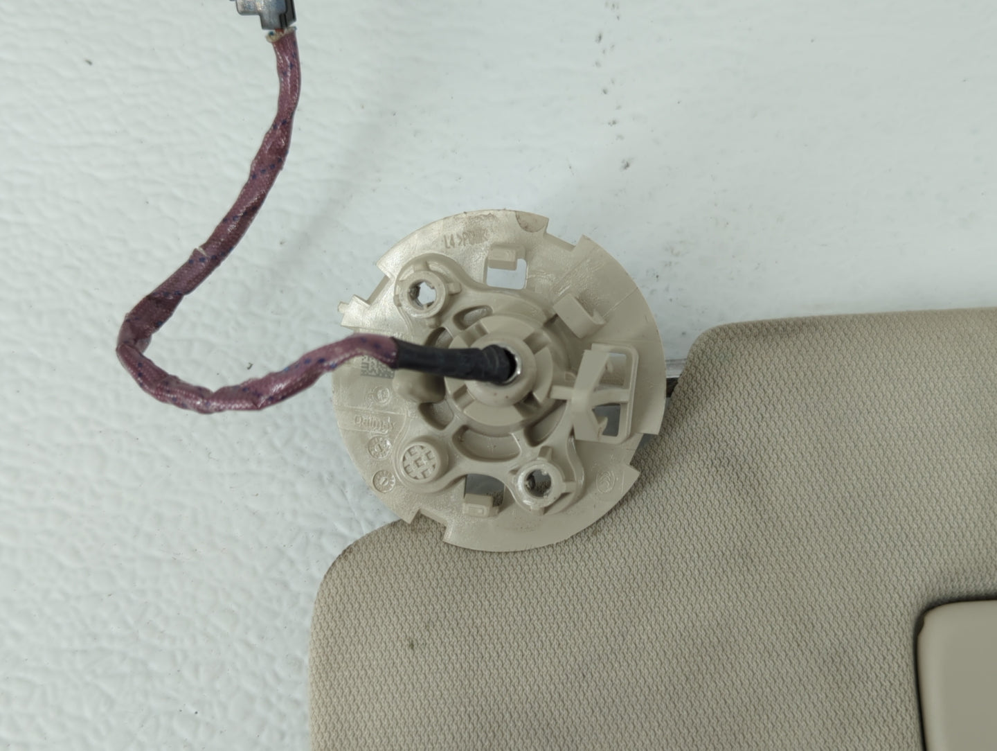 2021-2022 Buick Envision Sun Visor Shade Replacement Passenger Right Mirror Fits Fits 2021 2022 OEM Used Auto Parts - Oemuse