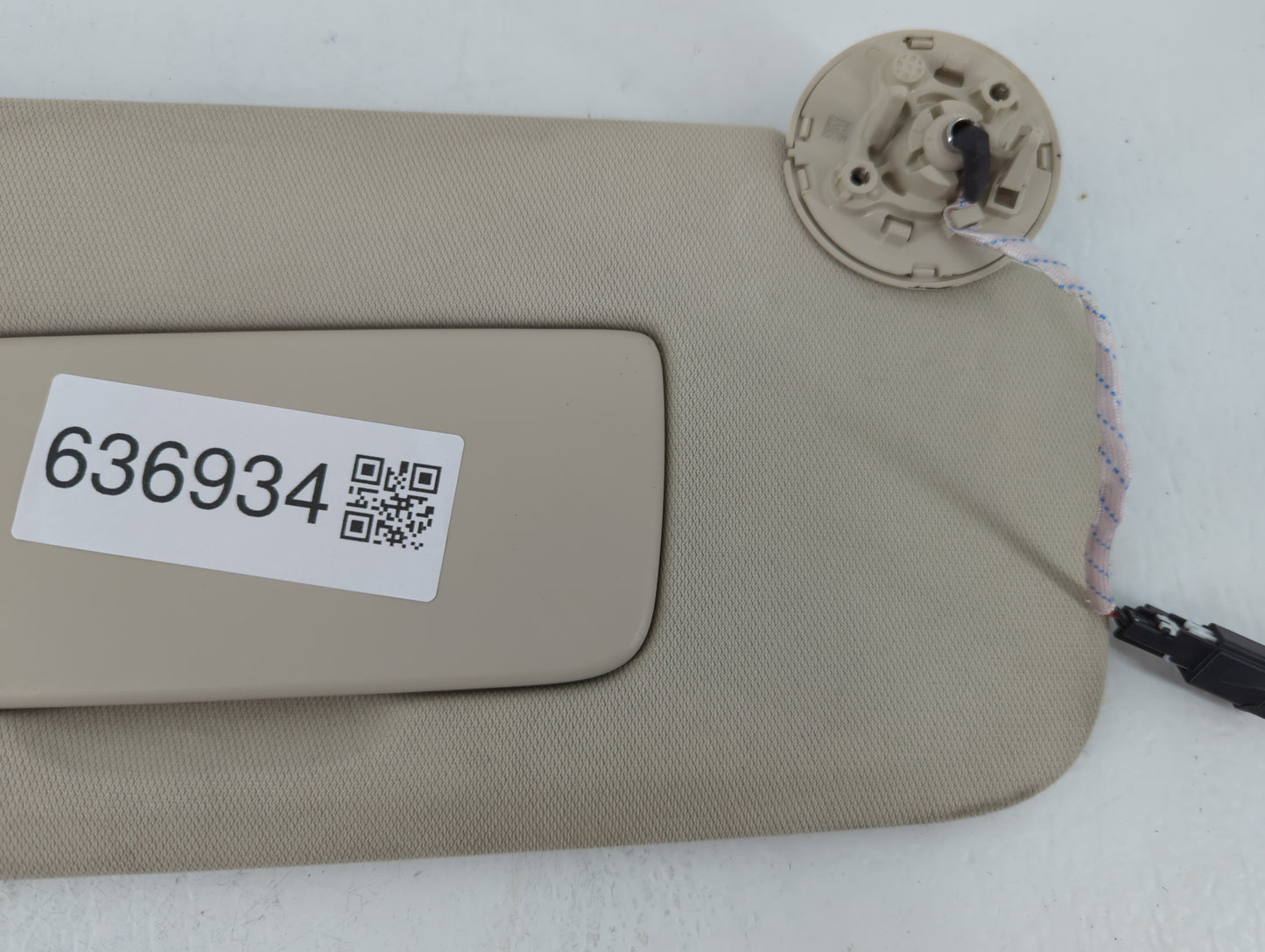 2021-2022 Buick Envision Sun Visor Shade Replacement Passenger Right Mirror Fits Fits 2021 2022 OEM Used Auto Parts - Oemuse