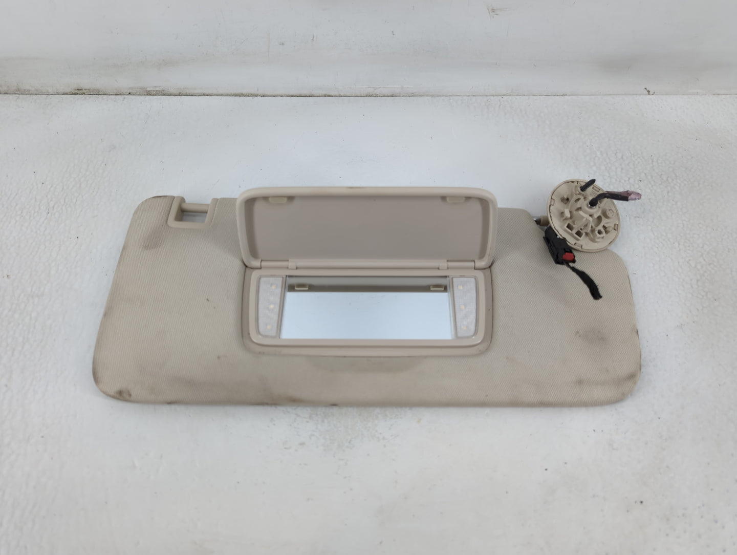 2021-2022 Buick Envision Sun Visor Shade Replacement Passenger Right Mirror Fits Fits 2021 2022 OEM Used Auto Parts - Oemuse