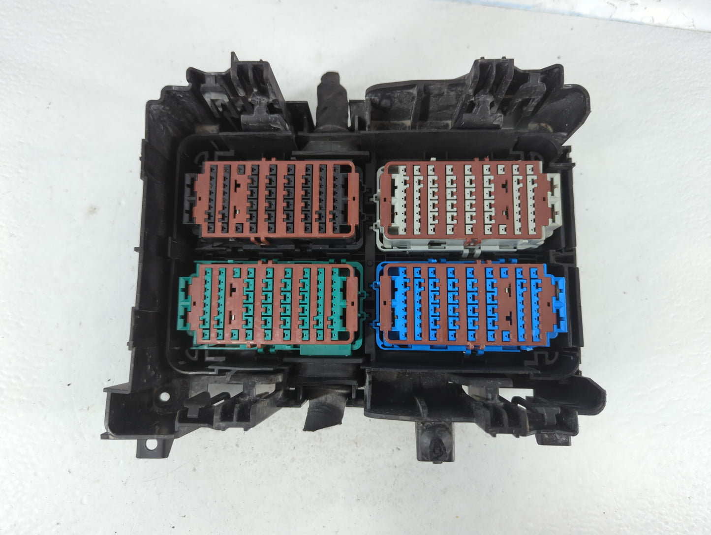 2021-2022 Buick Envision Fusebox Fuse Box Panel Relay Module P/N:84137411 Fits Fits 2021 2022 OEM Used Auto Parts - Oemuseda