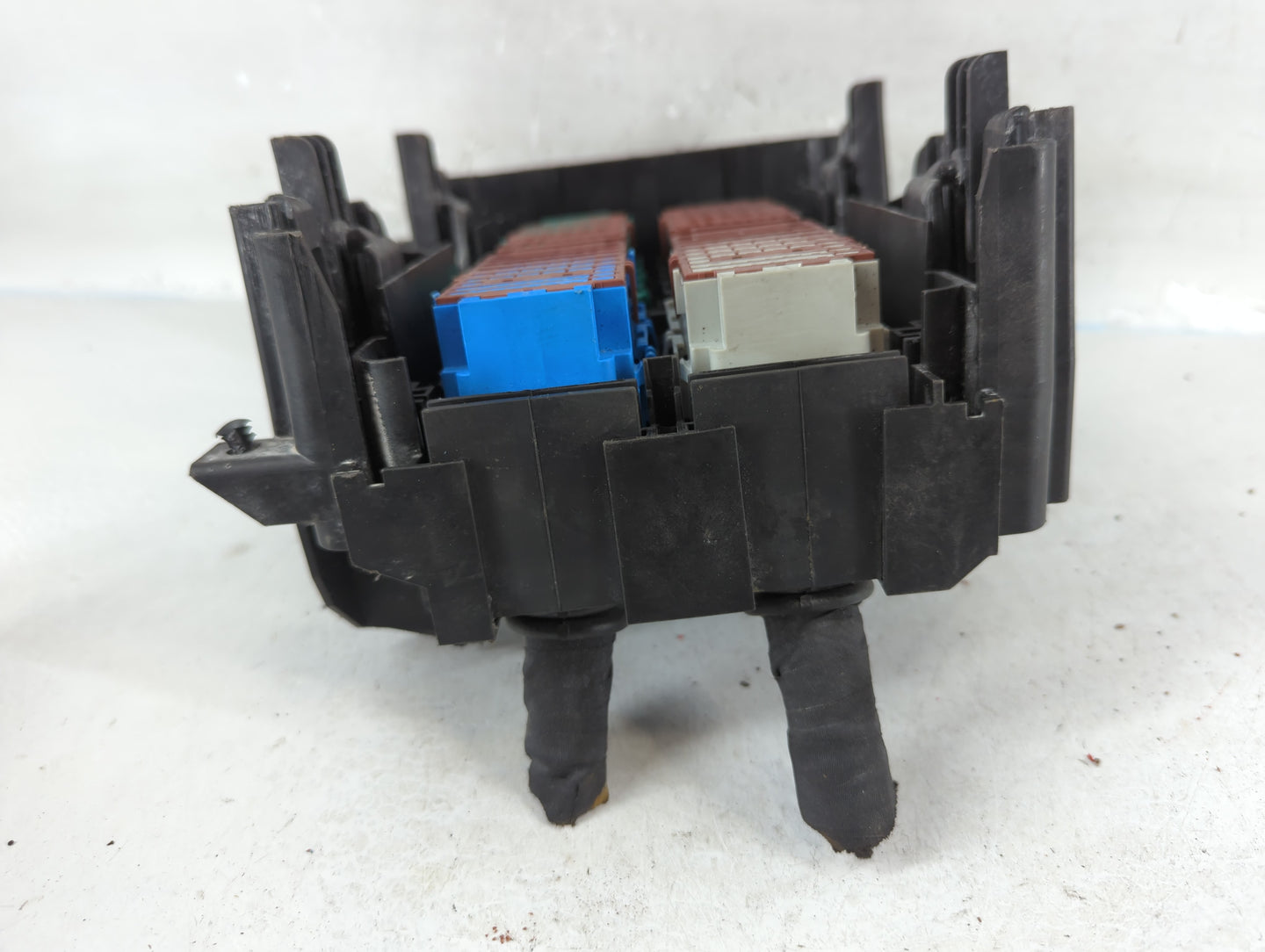 2021-2022 Buick Envision Fusebox Fuse Box Panel Relay Module P/N:84137411 Fits Fits 2021 2022 OEM Used Auto Parts - Oemuseda