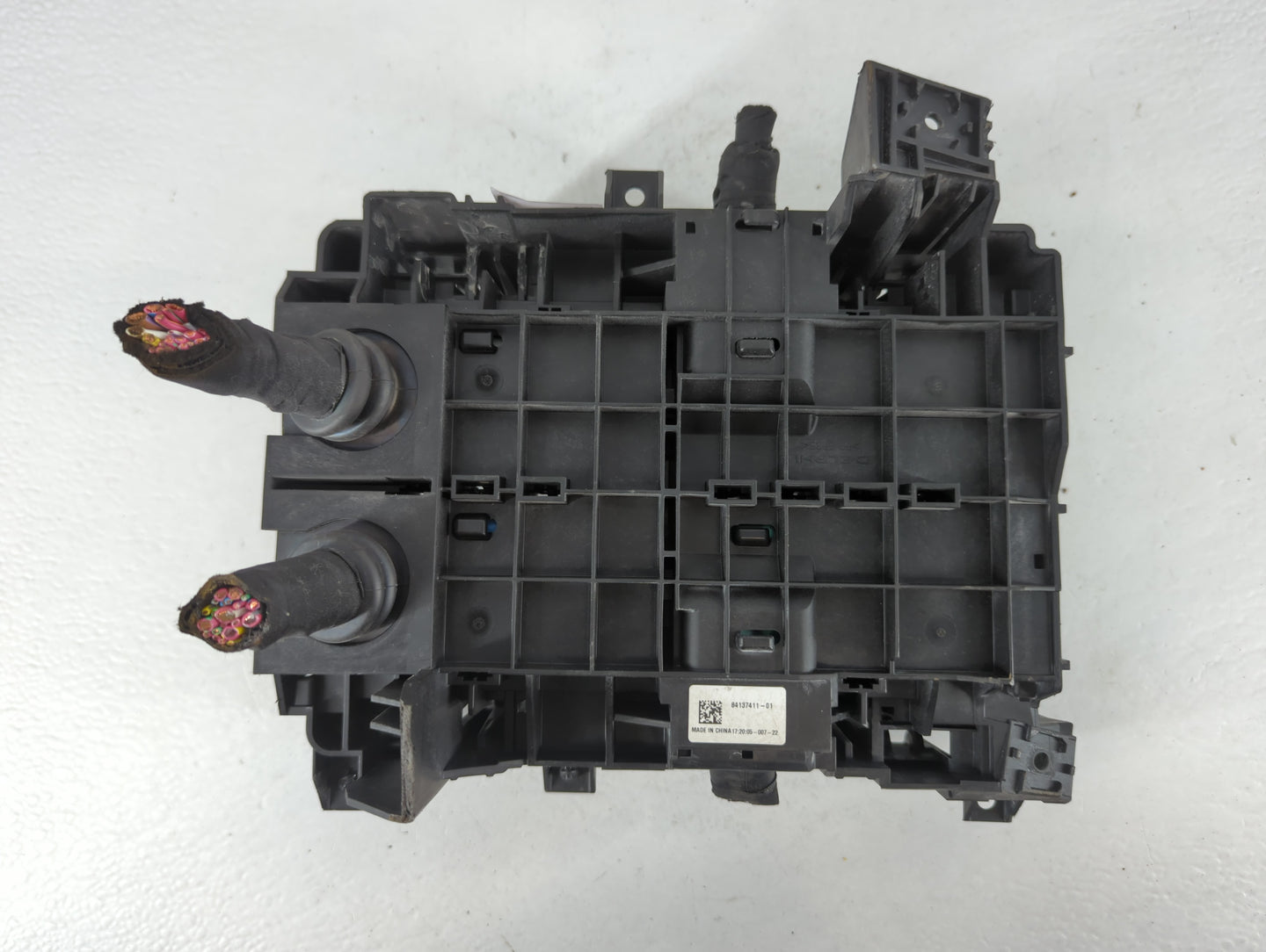 2021-2022 Buick Envision Fusebox Fuse Box Panel Relay Module P/N:84137411 Fits Fits 2021 2022 OEM Used Auto Parts - Oemuseda
