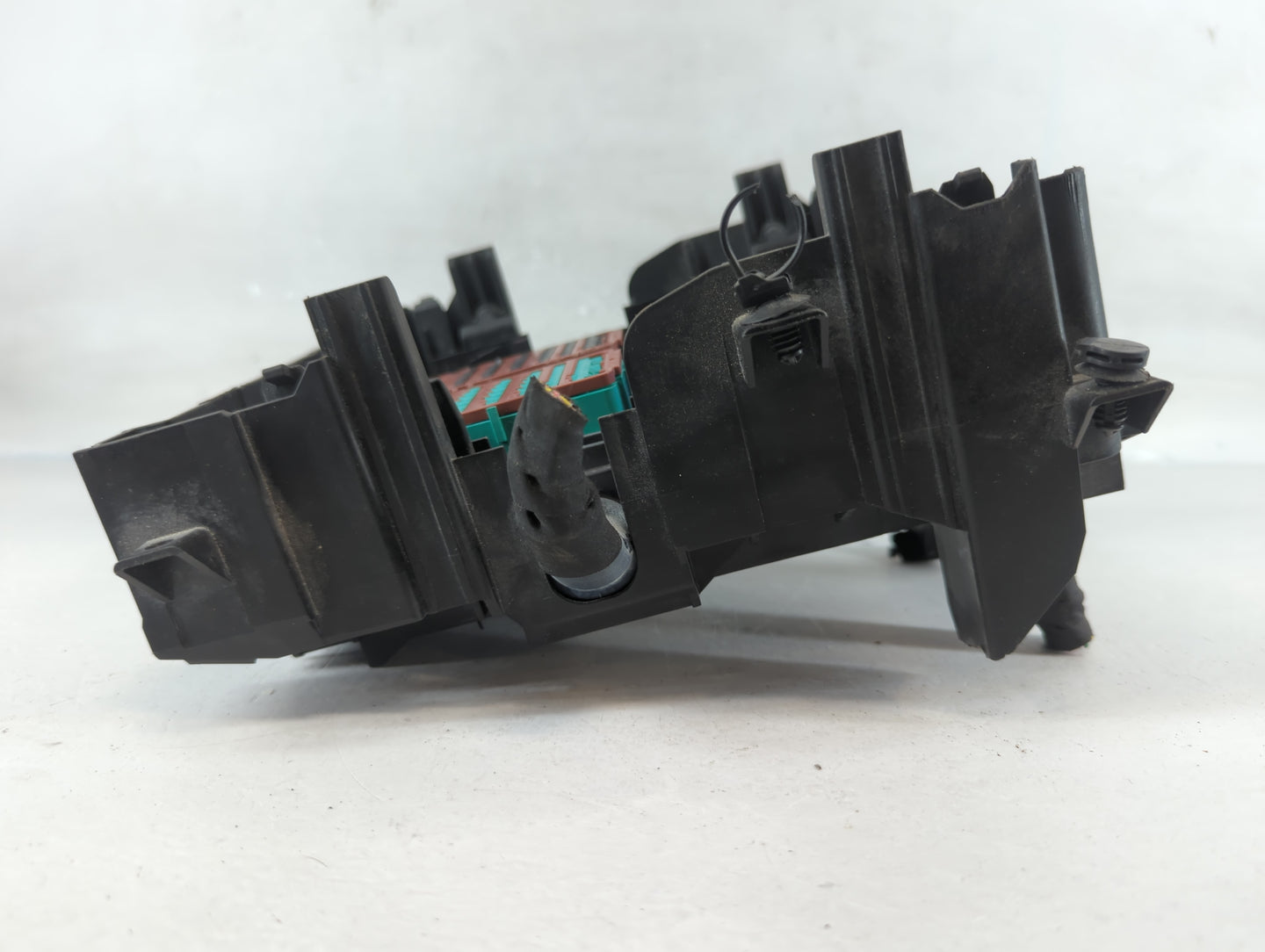 2021-2022 Buick Envision Fusebox Fuse Box Panel Relay Module P/N:84137411 Fits Fits 2021 2022 OEM Used Auto Parts - Oemuseda