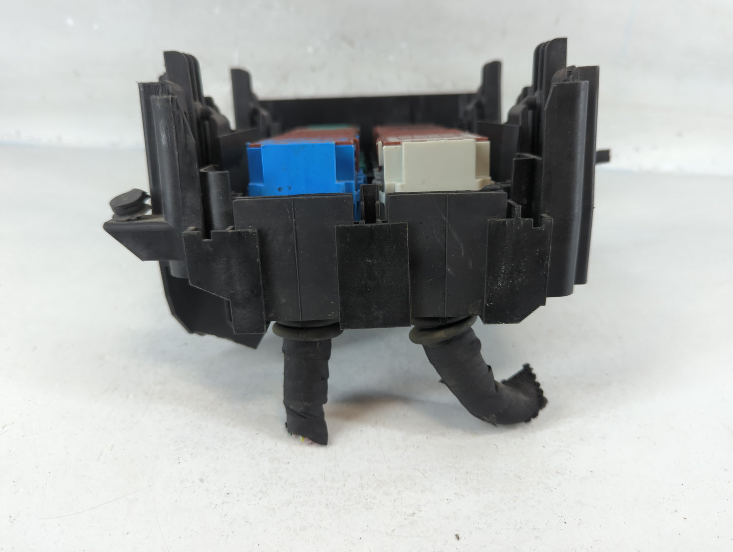 2021-2022 Buick Envision Fusebox Fuse Box Panel Relay Module P/N:84137411 Fits Fits 2021 2022 OEM Used Auto Parts - Oemuseda