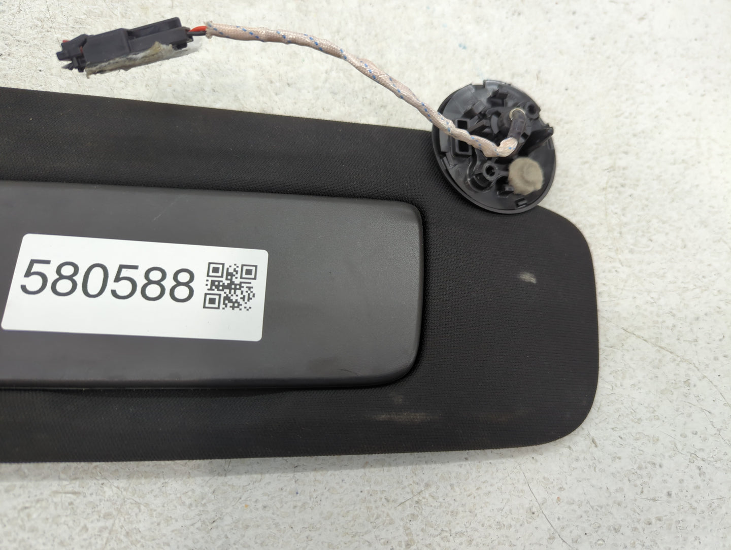 2020 Cadillac Ct4 Sun Visor Shade Replacement Passenger Right Mirror Fits OEM Used Auto Parts - Oemusedautoparts1.com