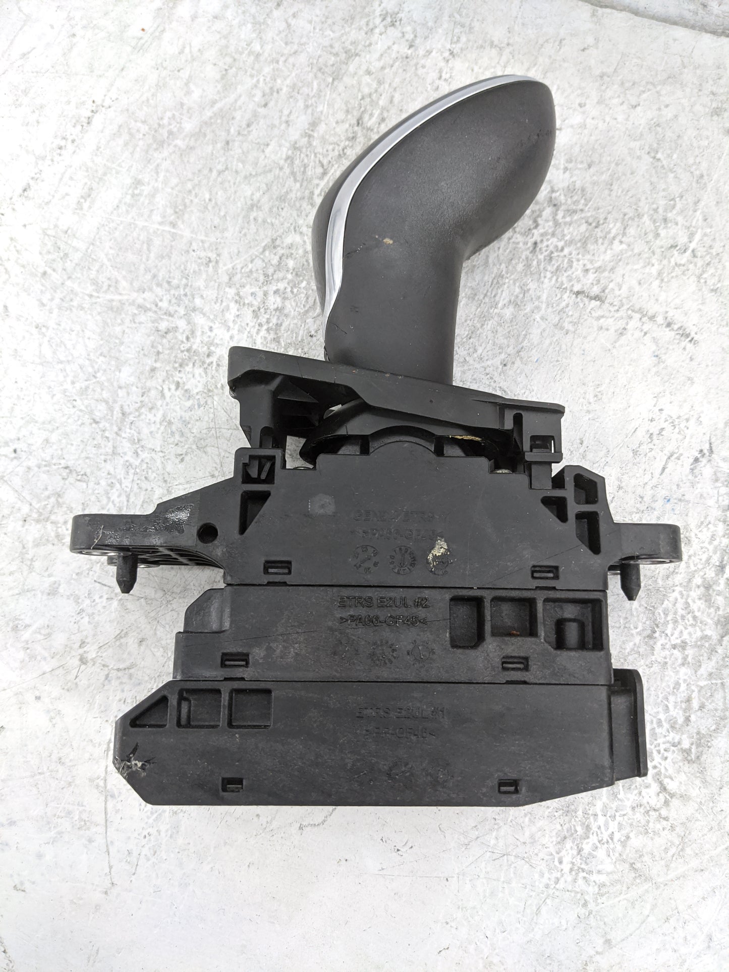 2022 Cadillac Xt5 Floor Console Assembly Shifter Black - Oemusedautoparts1.com