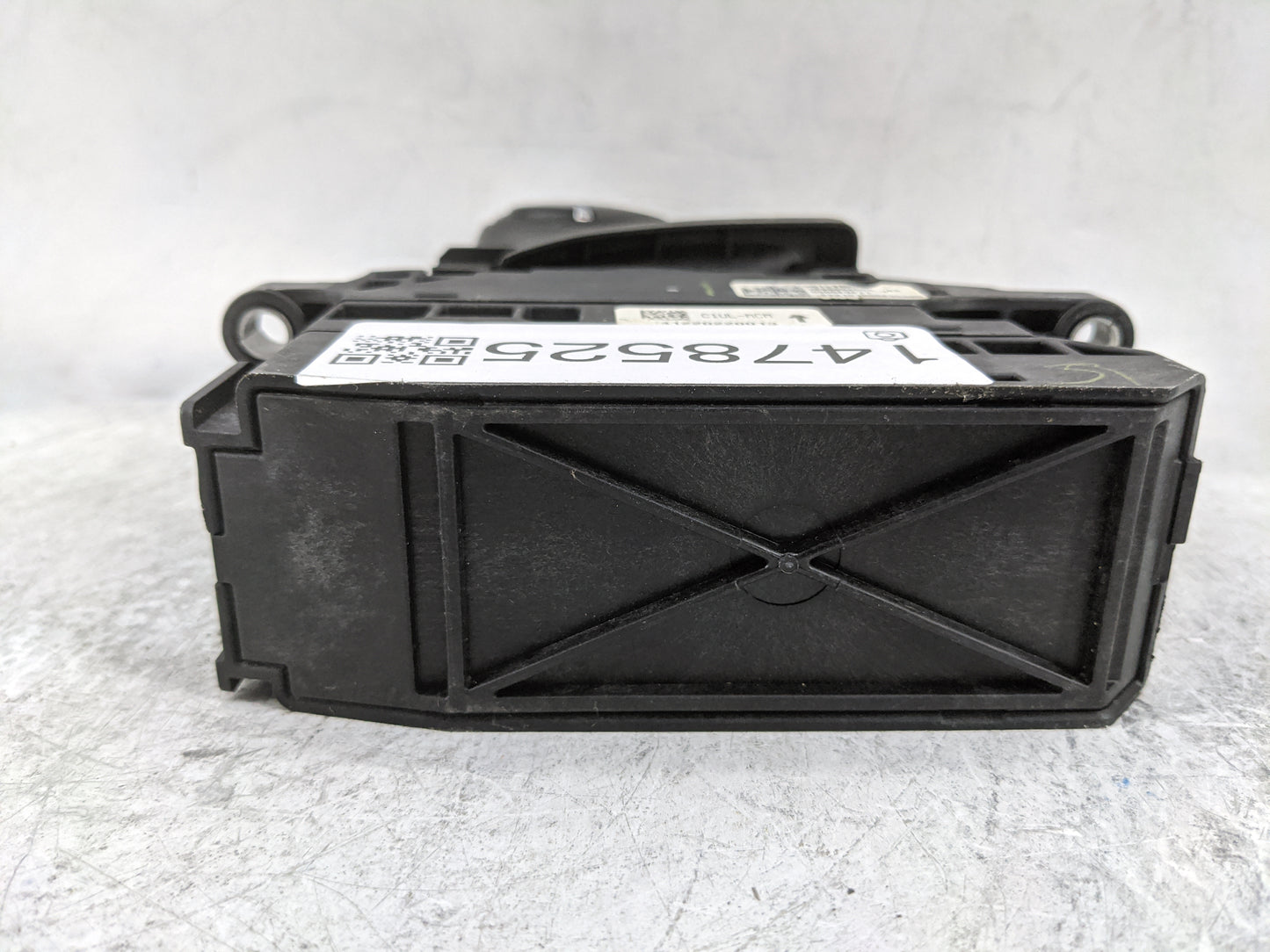 2022 Cadillac Xt5 Floor Console Assembly Shifter Black - Oemusedautoparts1.com