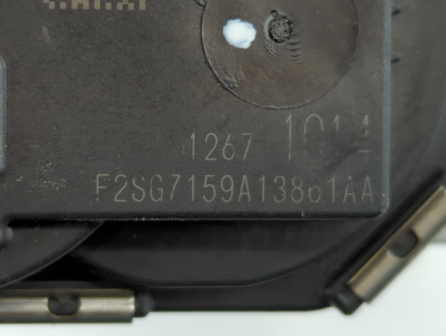 2016-2021 Chevrolet Camaro Throttle Body P/N:12671014 Fits Fits 2016 2017 2018 2019 2020 2021 2022 OEM Used Auto Parts - Oem