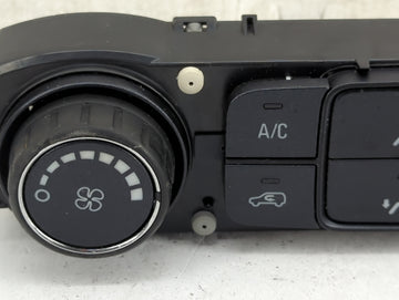 2015-2022 Chevrolet Colorado Climate Control Module Temperature AC/Heater Replacement P/N:84199202 Fits OEM Used Auto Parts