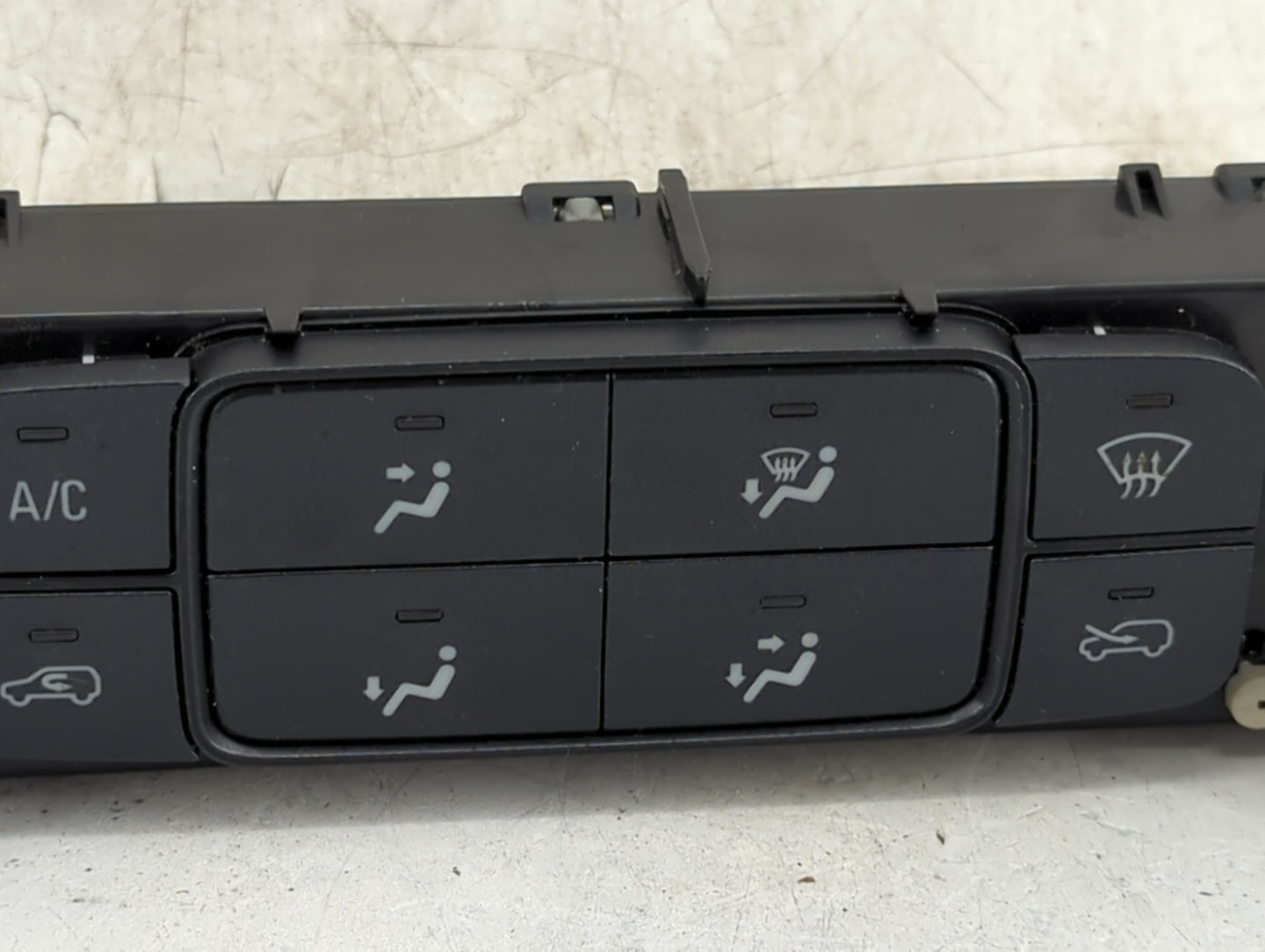 2015-2022 Chevrolet Colorado Climate Control Module Temperature AC/Heater Replacement P/N:84199202 Fits OEM Used Auto Parts 
