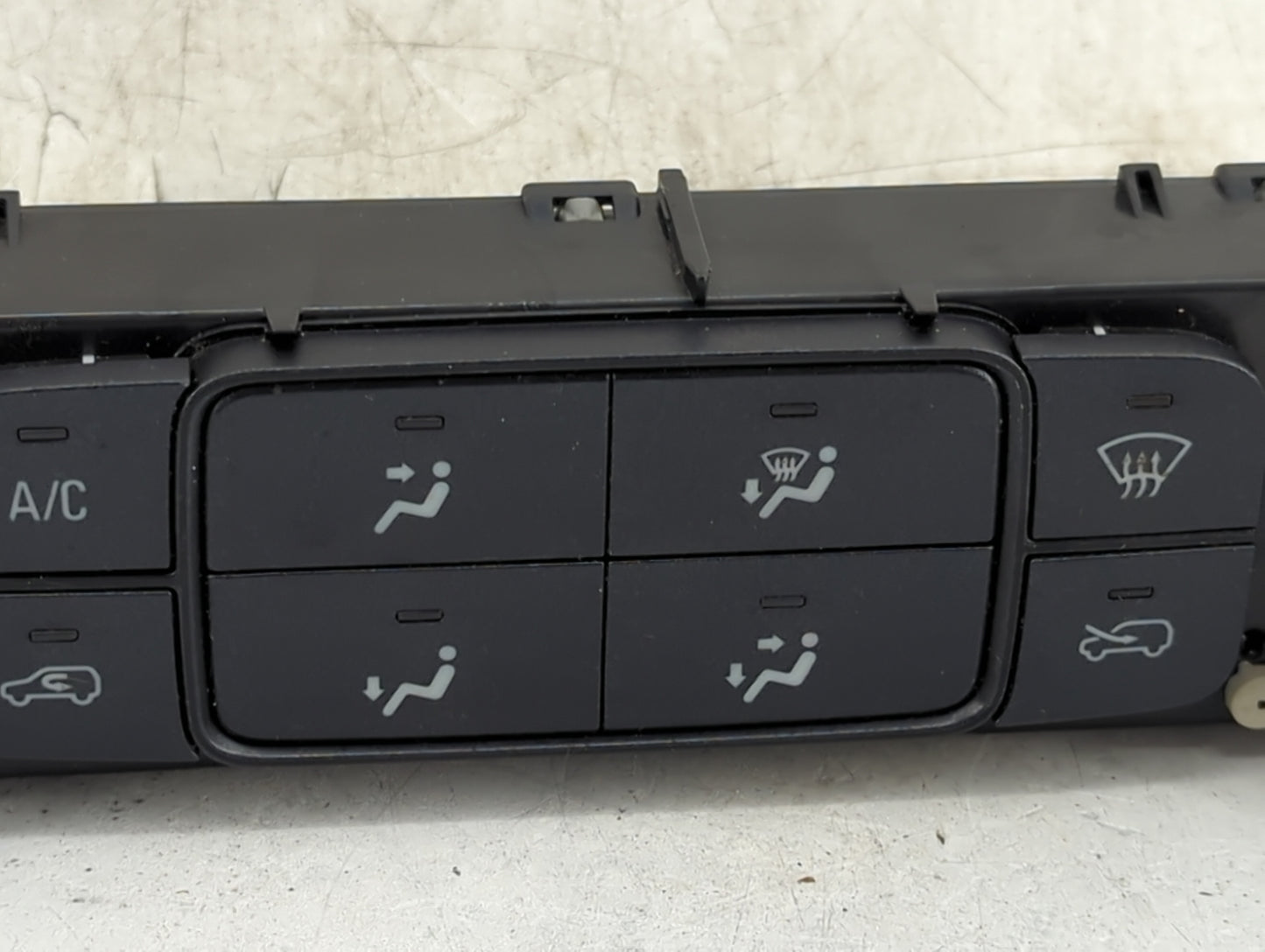 2015-2022 Chevrolet Colorado Climate Control Module Temperature AC/Heater Replacement P/N:84199202 Fits OEM Used Auto Parts 