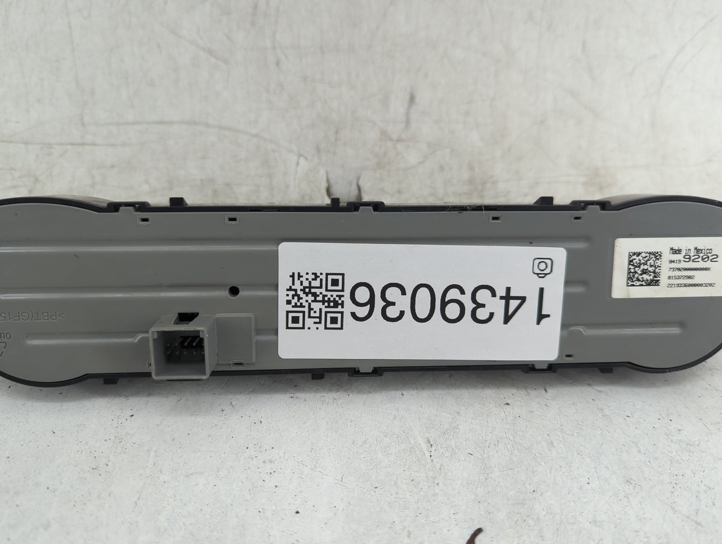 2015-2022 Chevrolet Colorado Climate Control Module Temperature AC/Heater Replacement P/N:84199202 Fits OEM Used Auto Parts 