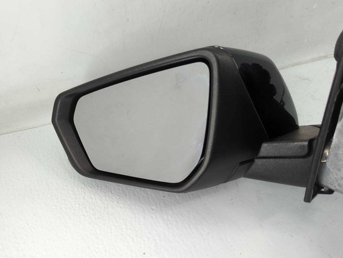 2018-2022 Chevrolet Equinox Driver Side View Mirror - Left Door Mirror OEM Used - Oemusedautoparts1.com