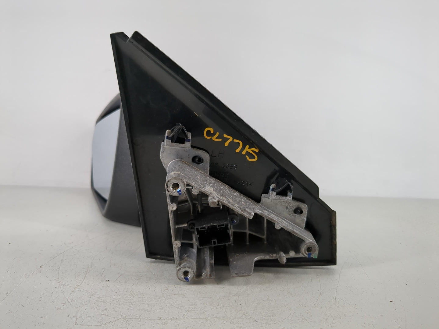 2018-2022 Chevrolet Equinox Driver Side View Mirror - Left Door Mirror OEM Used - Oemusedautoparts1.com