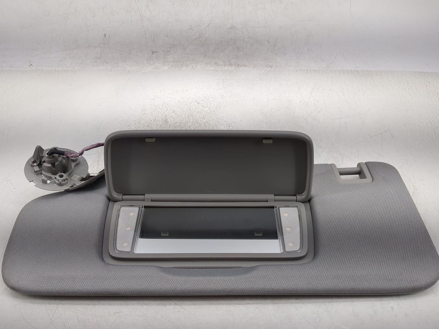 2020-2022 Chevrolet Equinox Sun Visor Shade Replacement Driver Left Mirror Fits Fits 2020 2021 2022 OEM Used Auto Parts - Oe