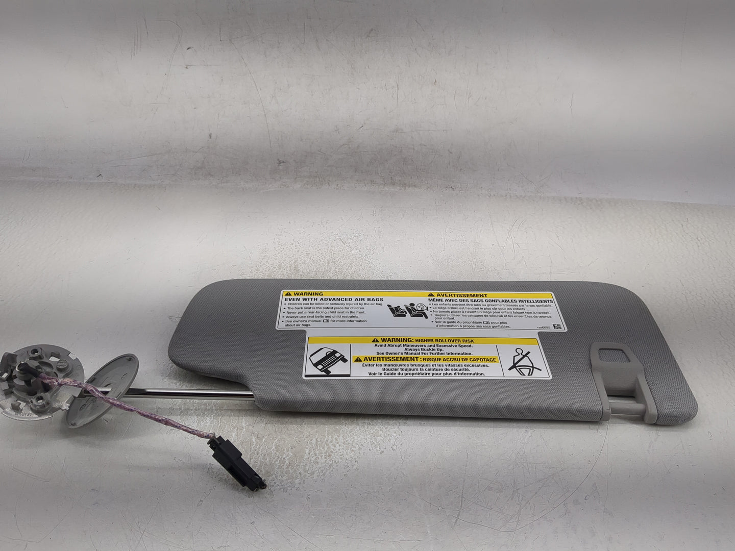 2020-2022 Chevrolet Equinox Sun Visor Shade Replacement Driver Left Mirror Fits Fits 2020 2021 2022 OEM Used Auto Parts - Oe