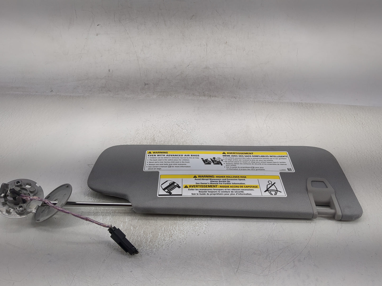 2020-2022 Chevrolet Equinox Sun Visor Shade Replacement Driver Left Mirror Fits Fits 2020 2021 2022 OEM Used Auto Parts - Oe