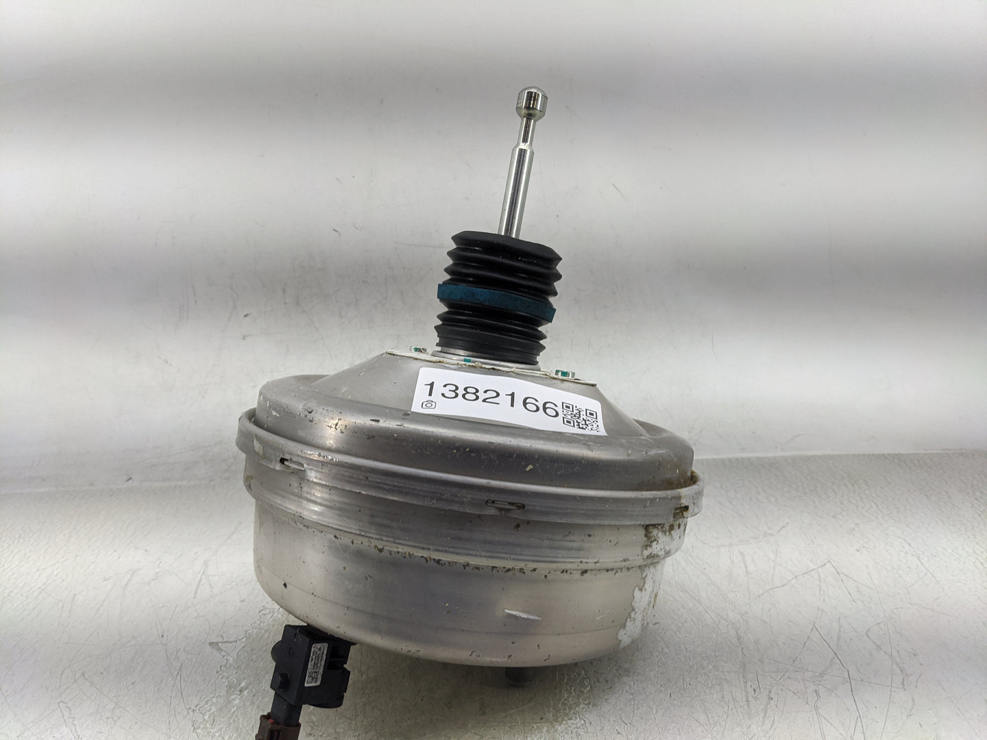 2018-2022 Chevrolet Equinox Power Brake Booster Oem 1382166 - Oemusedautoparts1.com