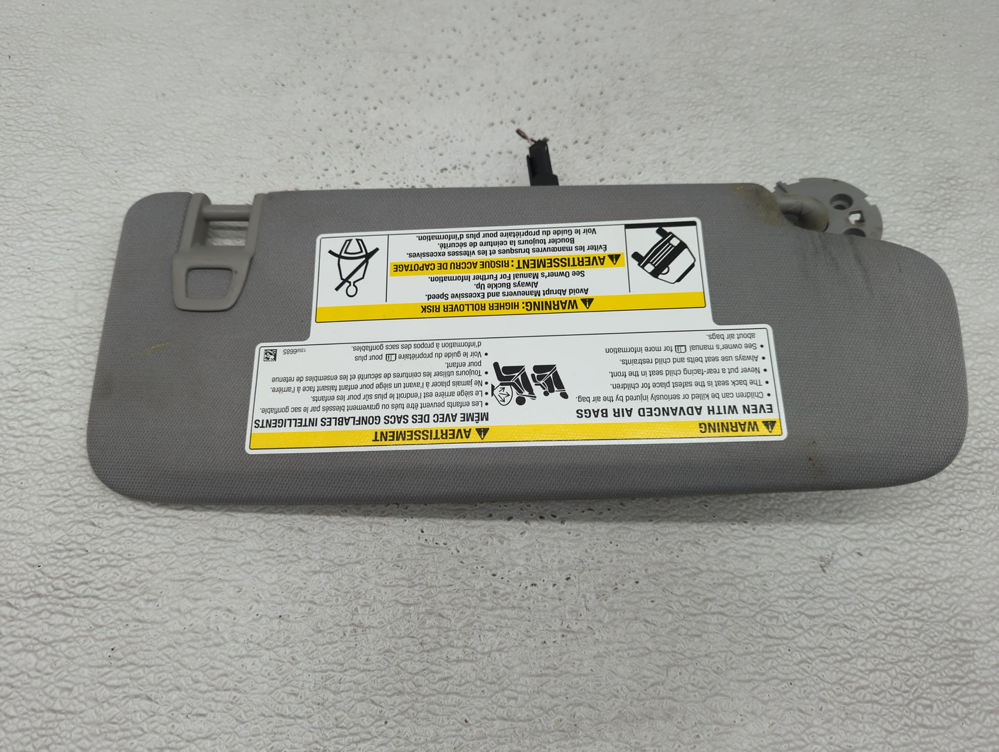 2020-2022 Chevrolet Equinox Sun Visor Shade Replacement Driver Left Mirror Fits Fits 2020 2021 2022 OEM Used Auto Parts - Oe