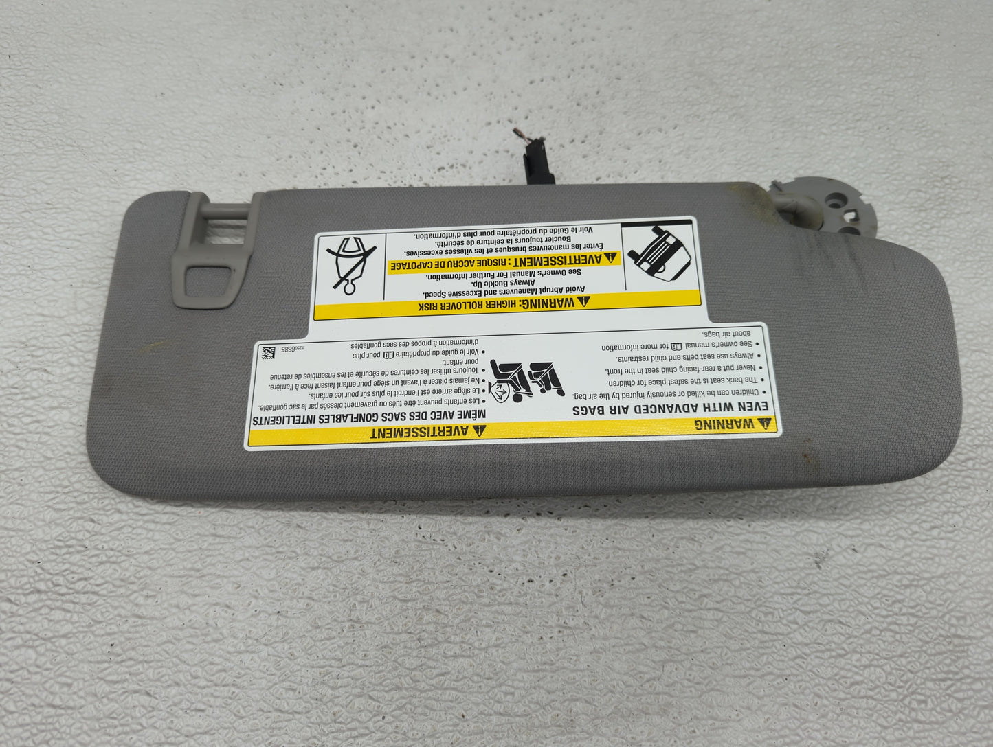 2020-2022 Chevrolet Equinox Sun Visor Shade Replacement Driver Left Mirror Fits Fits 2020 2021 2022 OEM Used Auto Parts - Oe