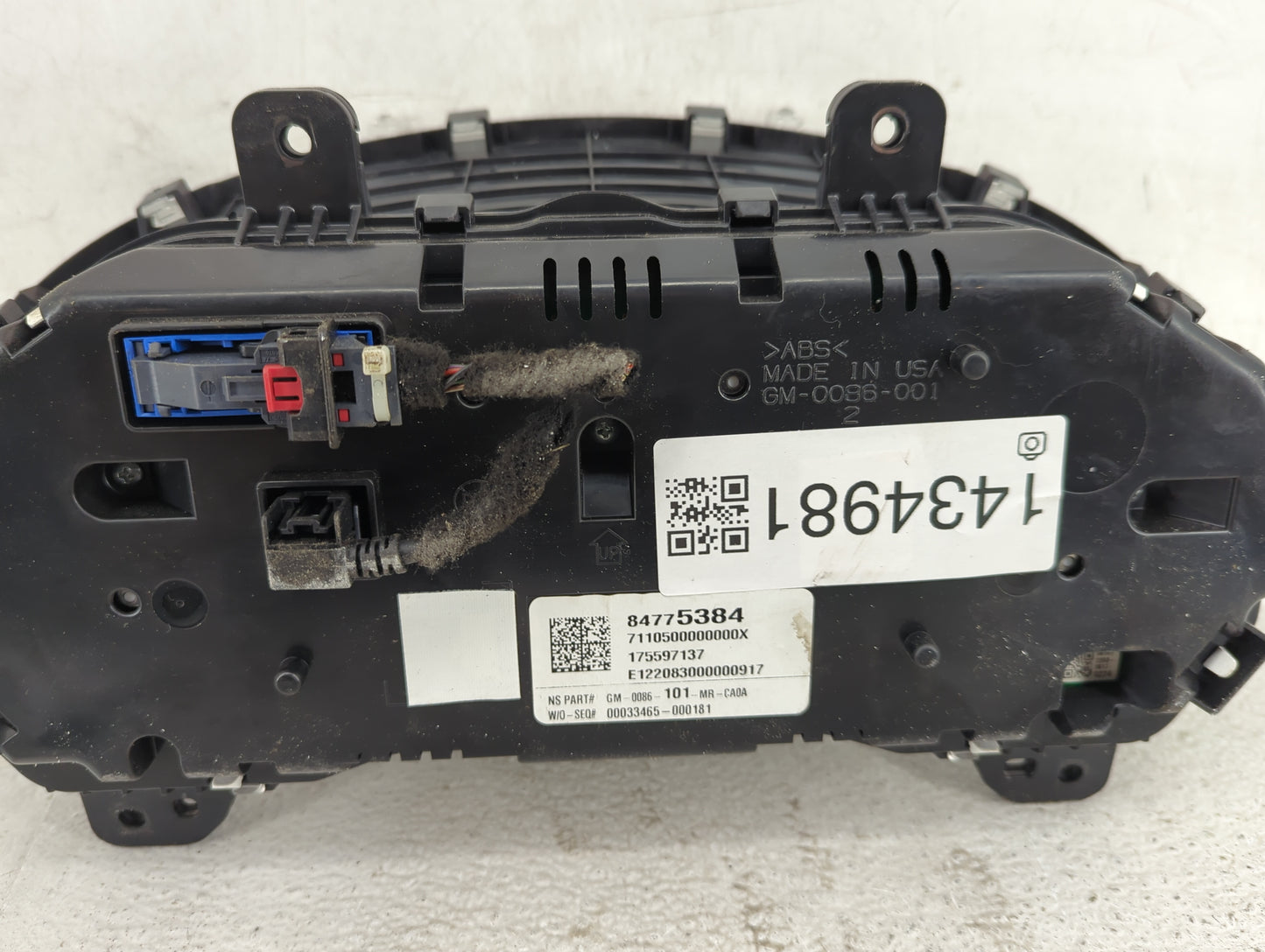 2019-2022 Chevrolet Equinox Instrument Cluster Speedometer Gauges P/N:84775384 GM-0086-101 Fits Fits 2019 2020 2021 2022 OEM
