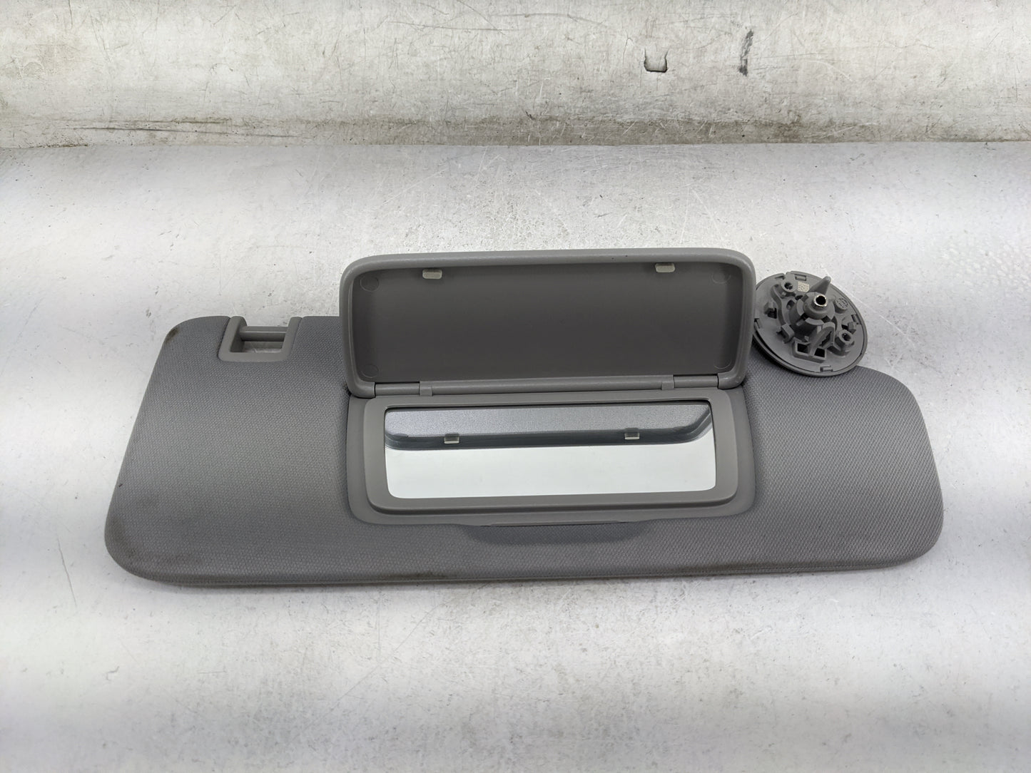 2020-2022 Chevrolet Equinox Sun Visor Shade Replacement Passenger Right Mirror Fits Fits 2020 2021 2022 OEM Used Auto Parts 