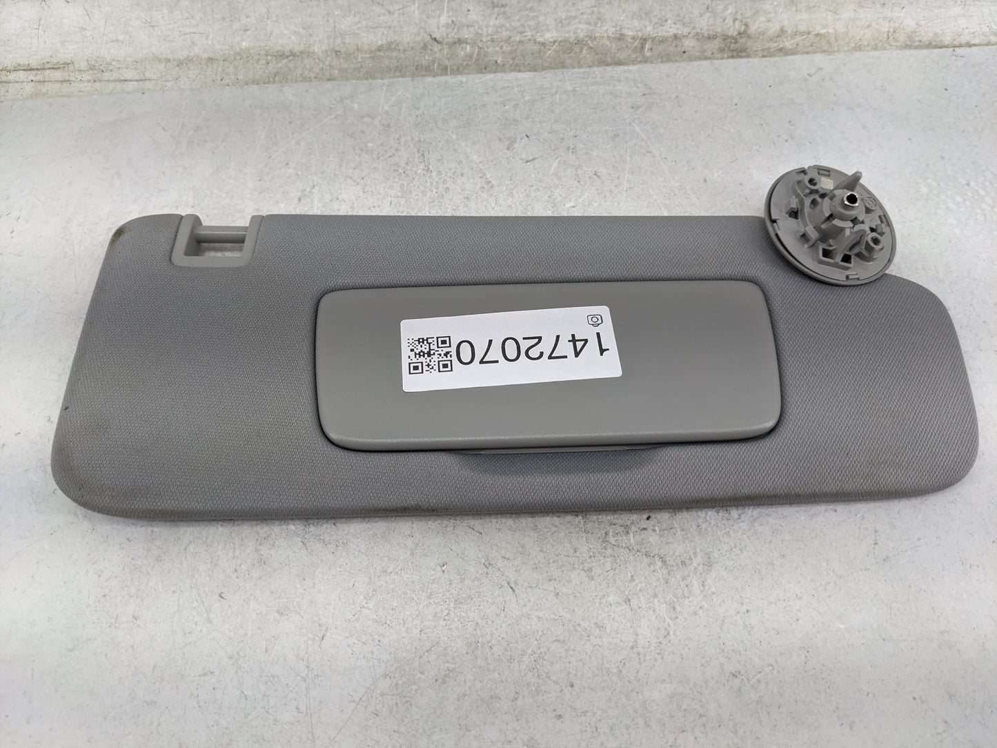 2020-2022 Chevrolet Equinox Sun Visor Shade Replacement Passenger Right Mirror Fits Fits 2020 2021 2022 OEM Used Auto Parts 