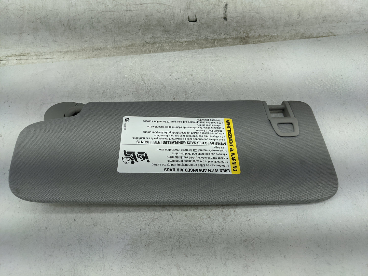 2020-2022 Chevrolet Equinox Sun Visor Shade Replacement Passenger Right Mirror Fits Fits 2020 2021 2022 OEM Used Auto Parts 