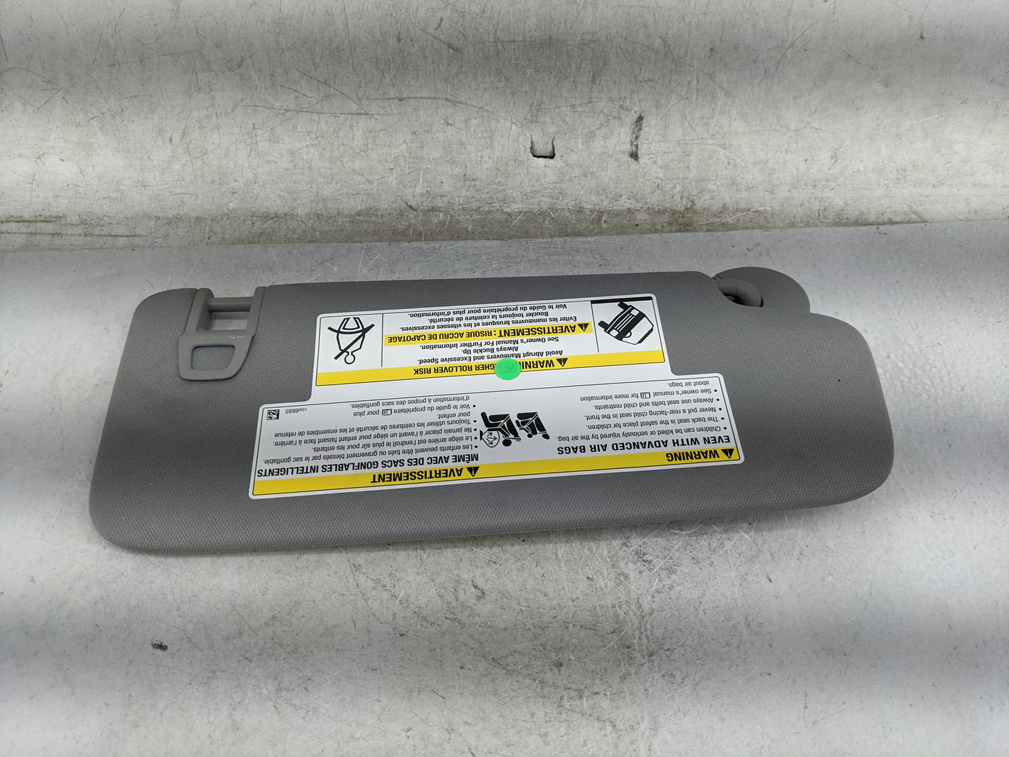 2020-2022 Chevrolet Equinox Sun Visor Shade Replacement Driver Left Mirror Fits Fits 2020 2021 2022 OEM Used Auto Parts - Oe