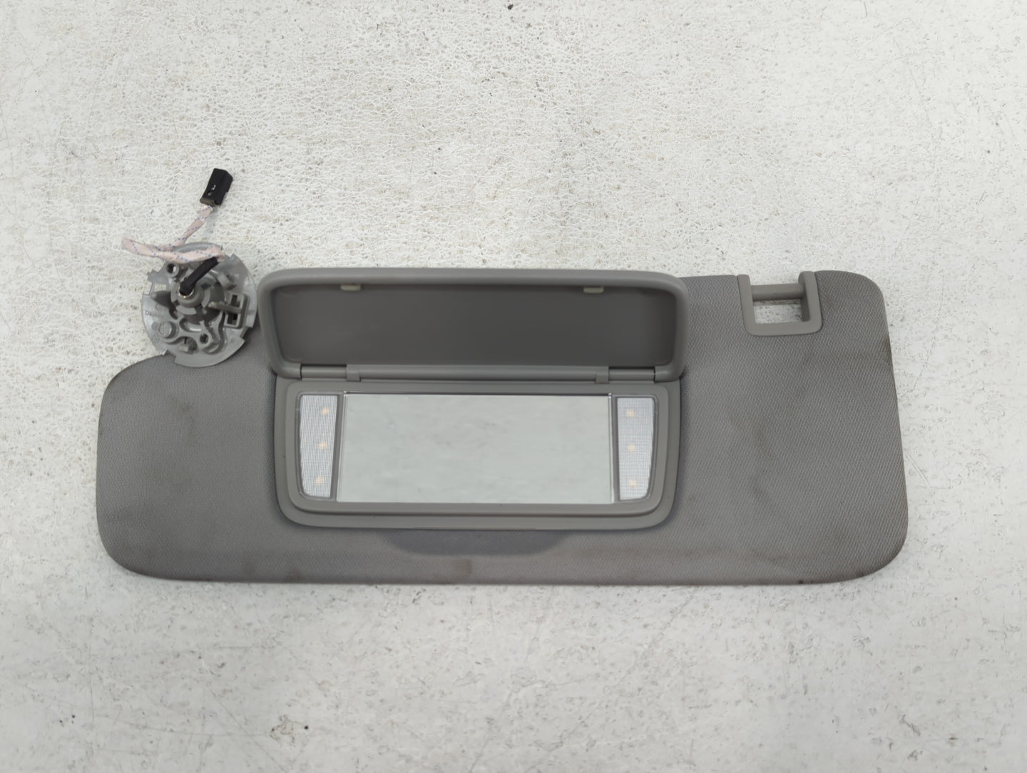 2020-2022 Chevrolet Equinox Sun Visor Shade Replacement Driver Left Mirror Fits Fits 2020 2021 2022 OEM Used Auto Parts - Oe