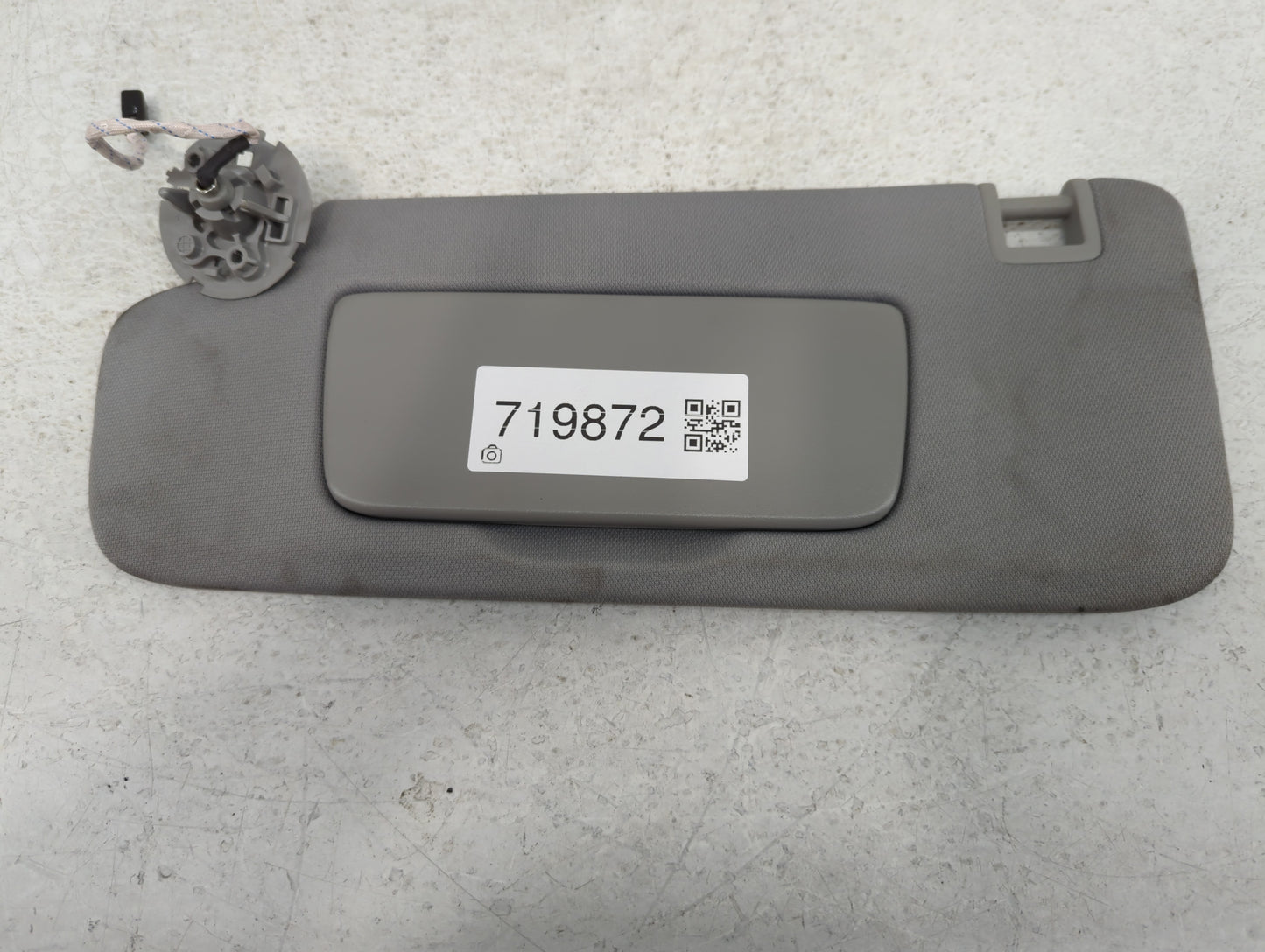 2020-2022 Chevrolet Equinox Sun Visor Shade Replacement Driver Left Mirror Fits Fits 2020 2021 2022 OEM Used Auto Parts - Oe