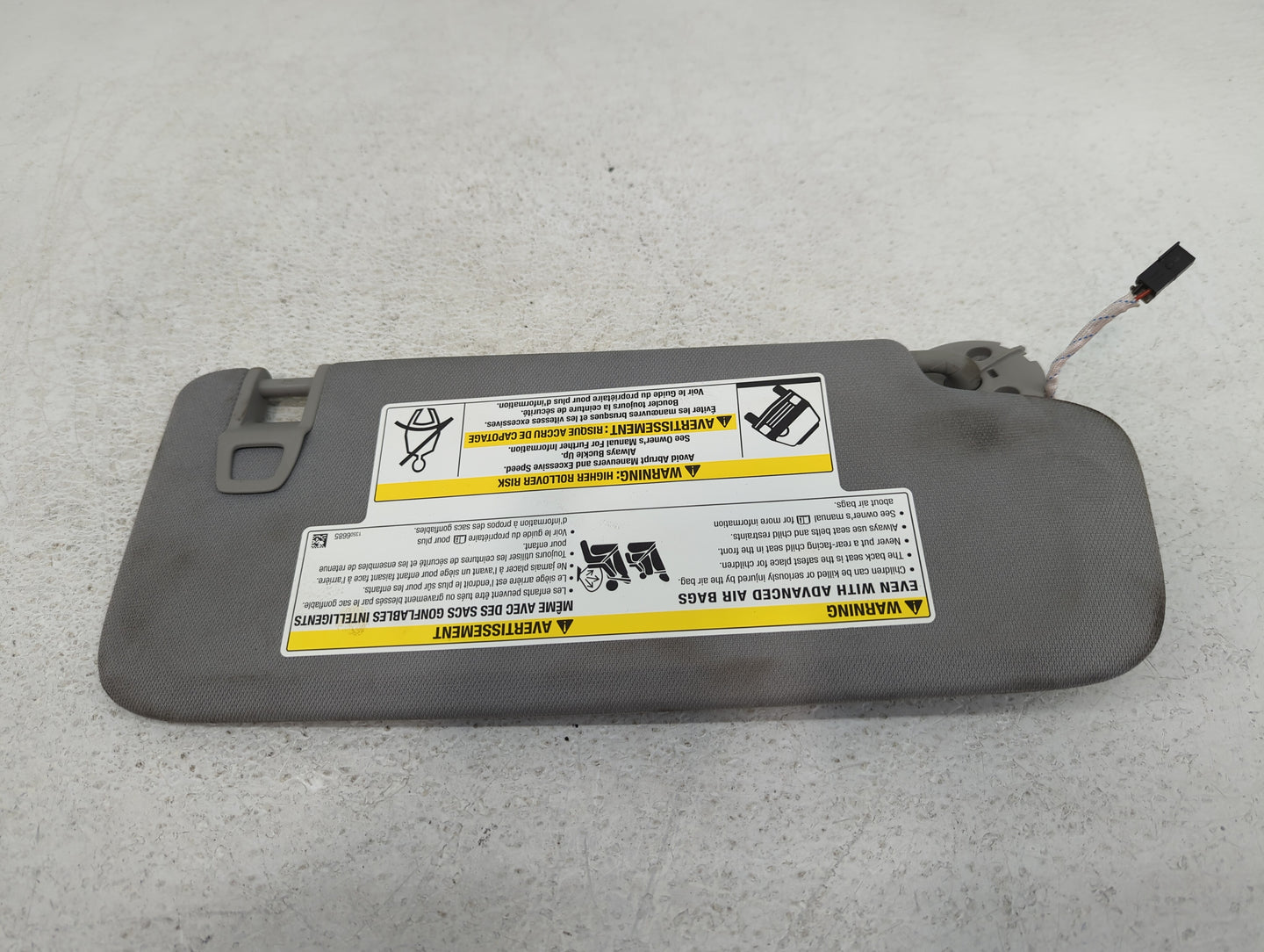 2020-2022 Chevrolet Equinox Sun Visor Shade Replacement Driver Left Mirror Fits Fits 2020 2021 2022 OEM Used Auto Parts - Oe