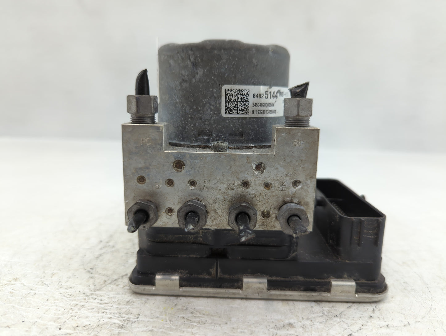 2020-2022 Chevrolet Equinox ABS Pump Control Module Replacement P/N:84825144 Fits Fits 2020 2021 2022 OEM Used Auto Parts - 