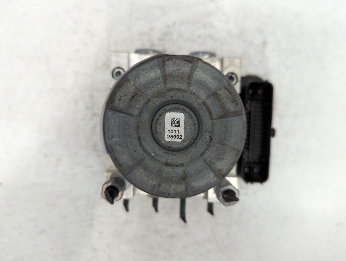 2020-2022 Chevrolet Equinox ABS Pump Control Module Replacement P/N:84825144 Fits Fits 2020 2021 2022 OEM Used Auto Parts - 