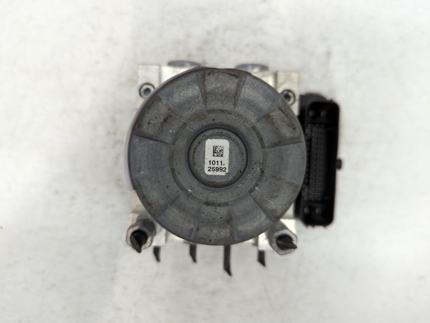 2020-2022 Chevrolet Equinox ABS Pump Control Module Replacement P/N:84825144 Fits Fits 2020 2021 2022 OEM Used Auto Parts - 