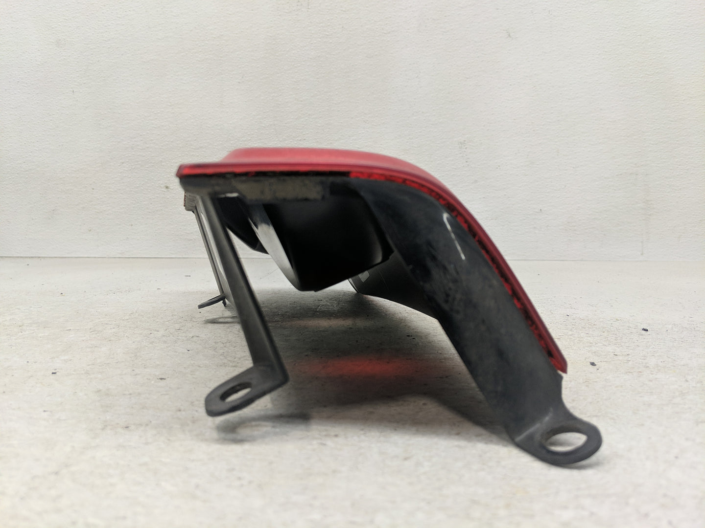 2003-2021 Chevrolet Express 2500 Tail Light Assembly Driver Left OEM P/N:25823028 Fits OEM Used Auto Parts - Oemusedautopart