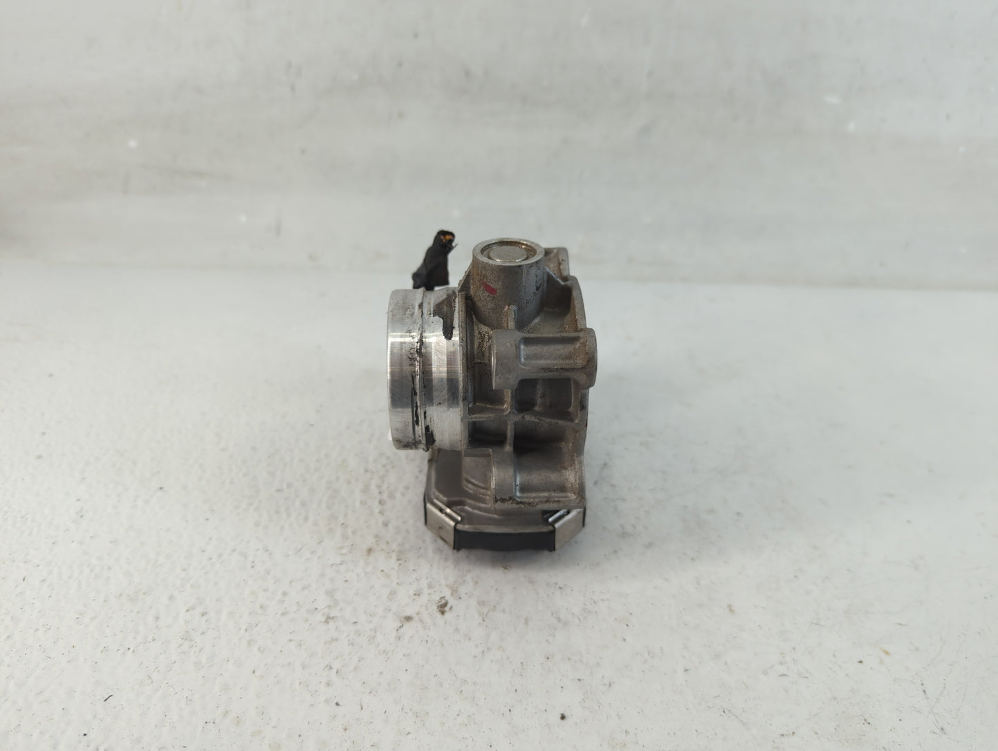 2016-2021 Chevrolet Malibu Throttle Body P/N:12671379AA Fits Fits 2016 2017 2018 2019 2020 2021 2022 OEM Used Auto Parts - O